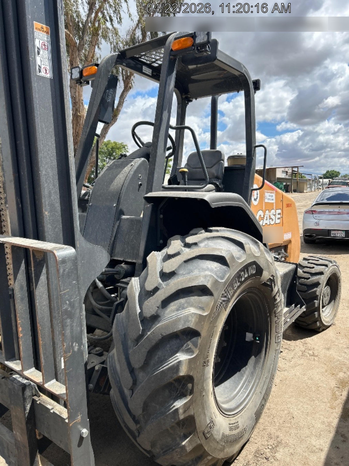 2023 CASE 588H