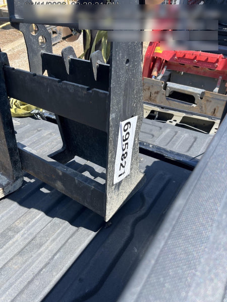 2026 ARROW MATERIAL HANDLING 72" Pallet Forks - Arrow