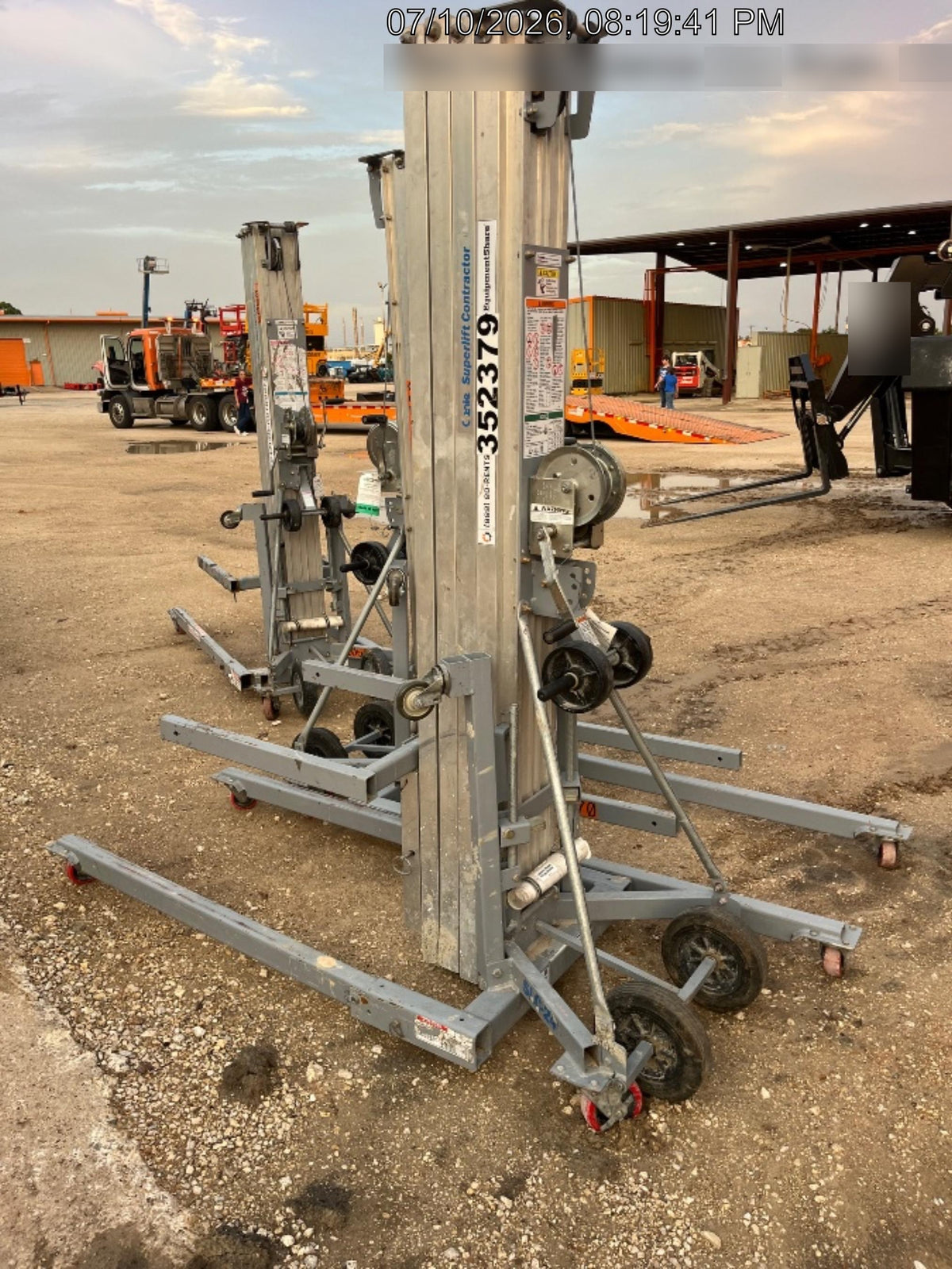 2023 GENIE SLC-24