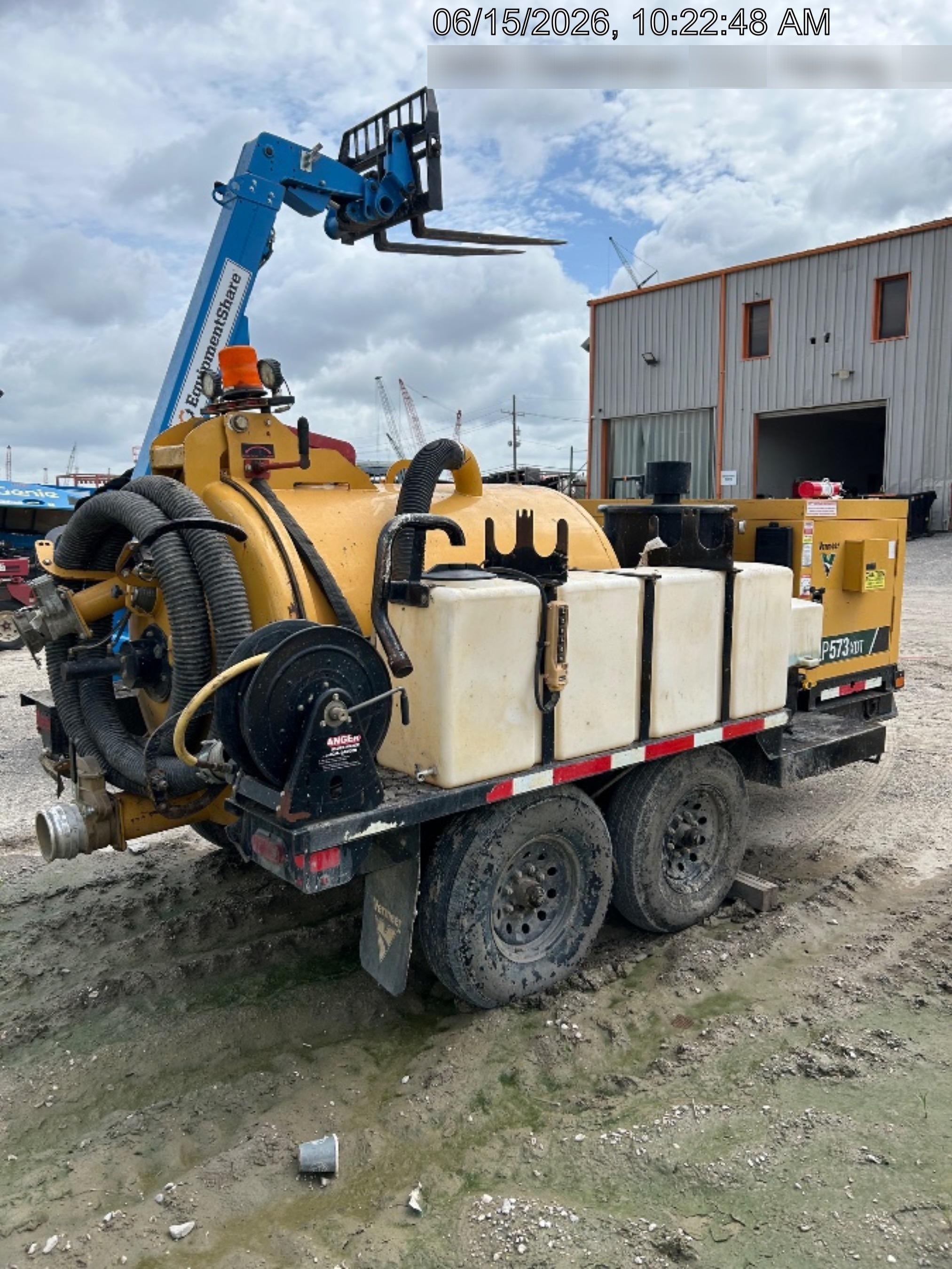 2021 VAC-TRON LP573XDT