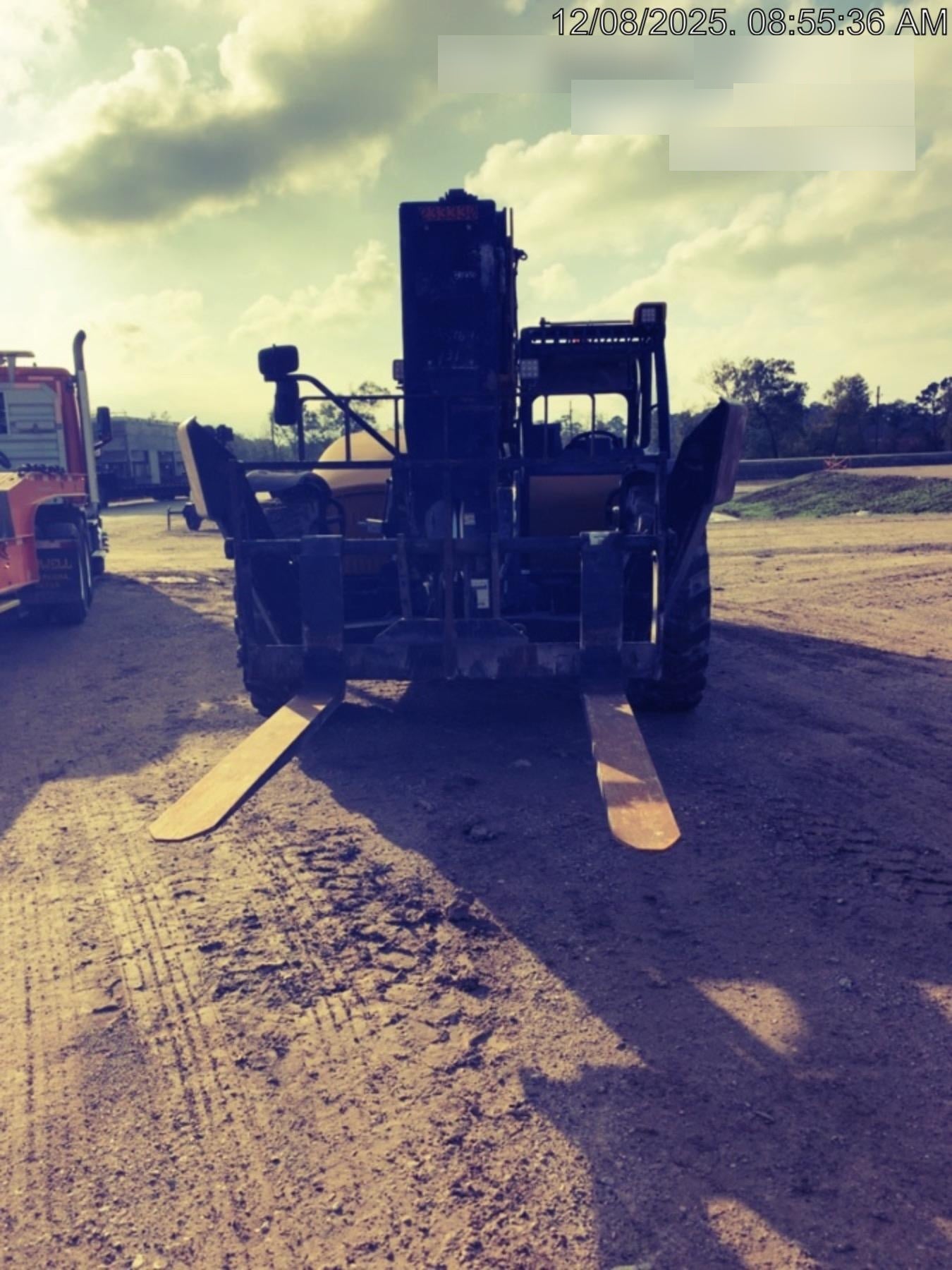 2022 SANY STH1056