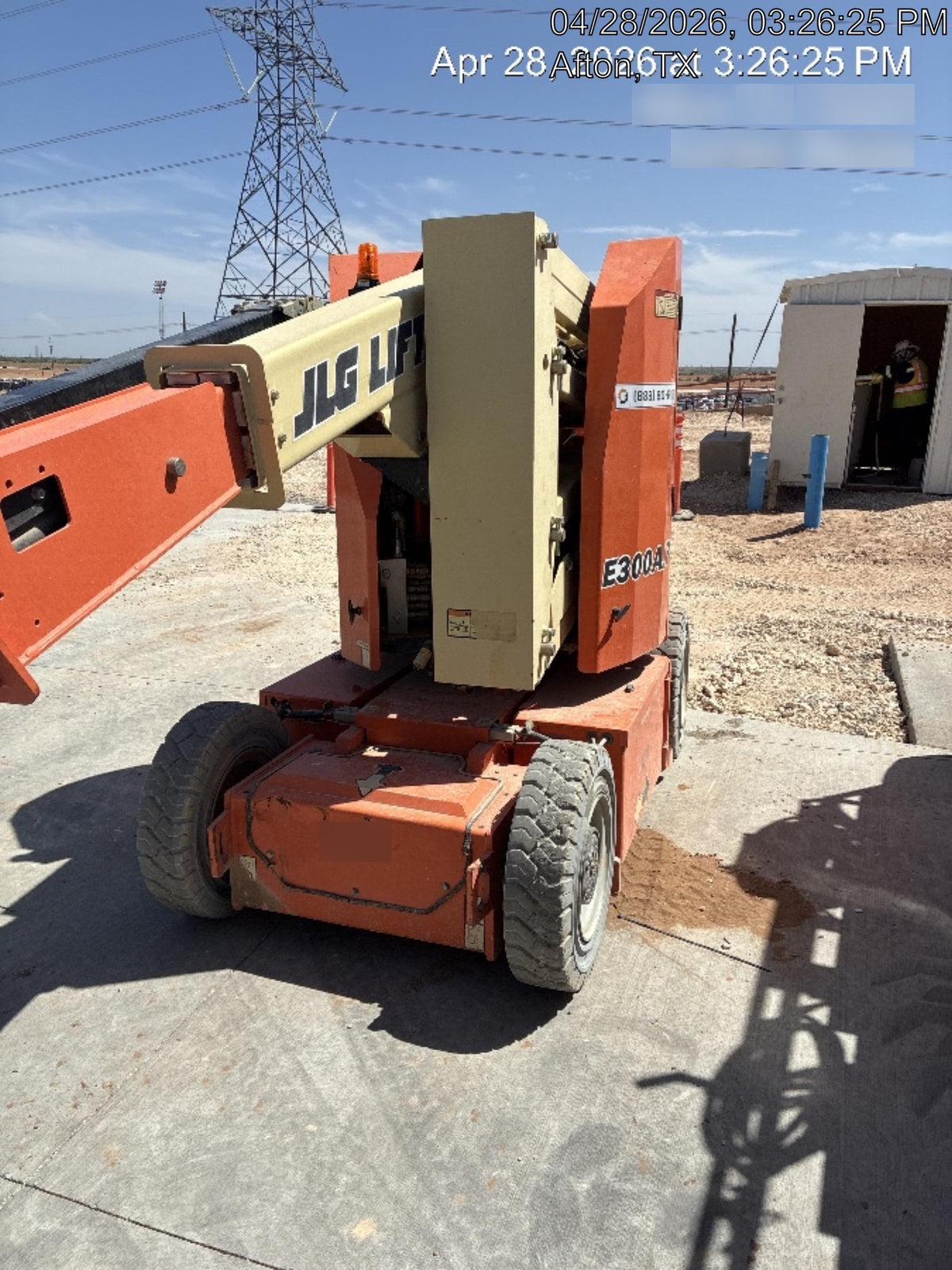 2019 JLG E300AJP