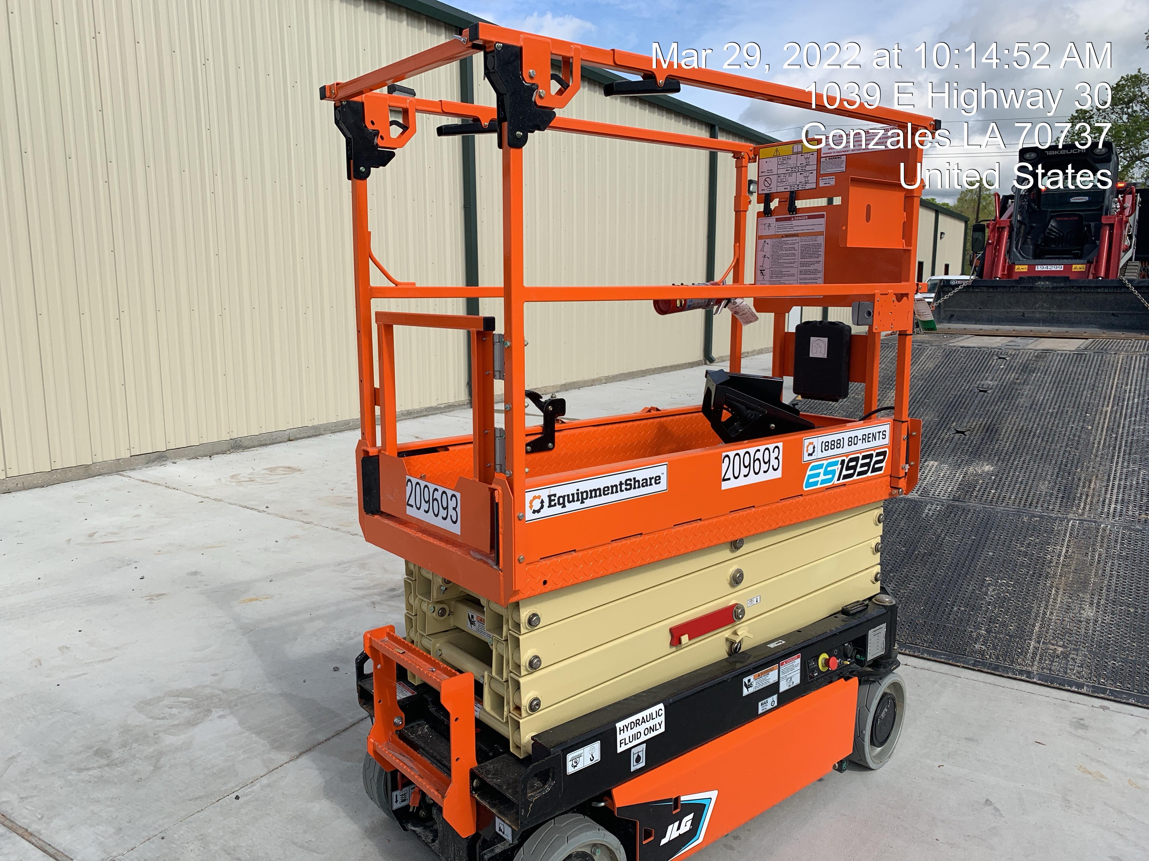 2022 JLG ES1932