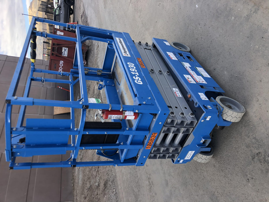 2020 Genie GS-1930 Solid Non Marking Tires, Beacon, Folding rails with half height swing gate, 800W Inverter