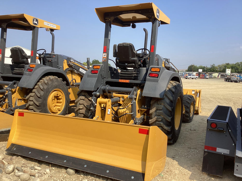 2017 JOHN DEERE 210LEP