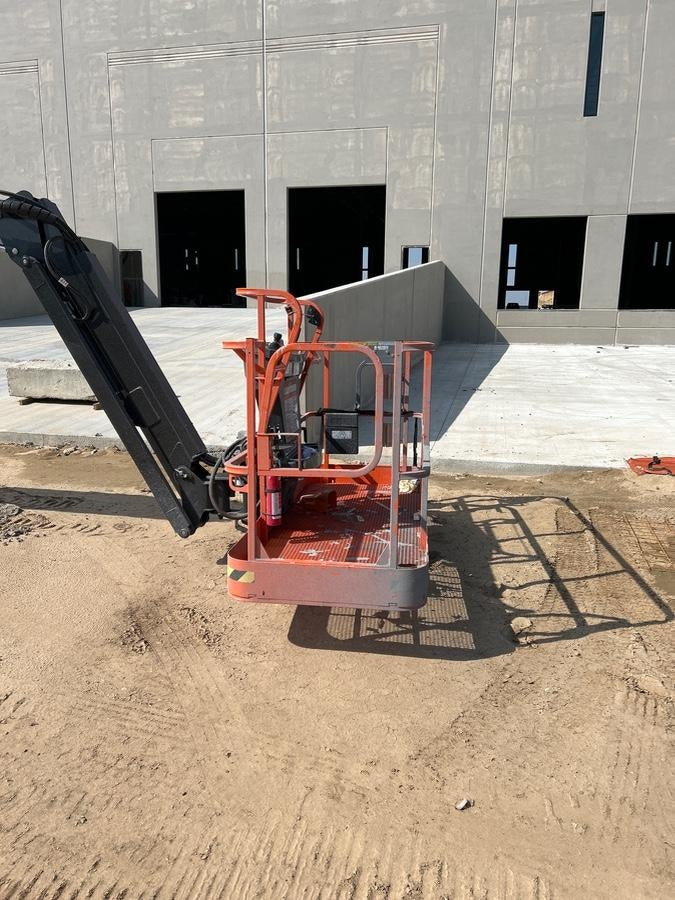 2025 JLG 660SJ