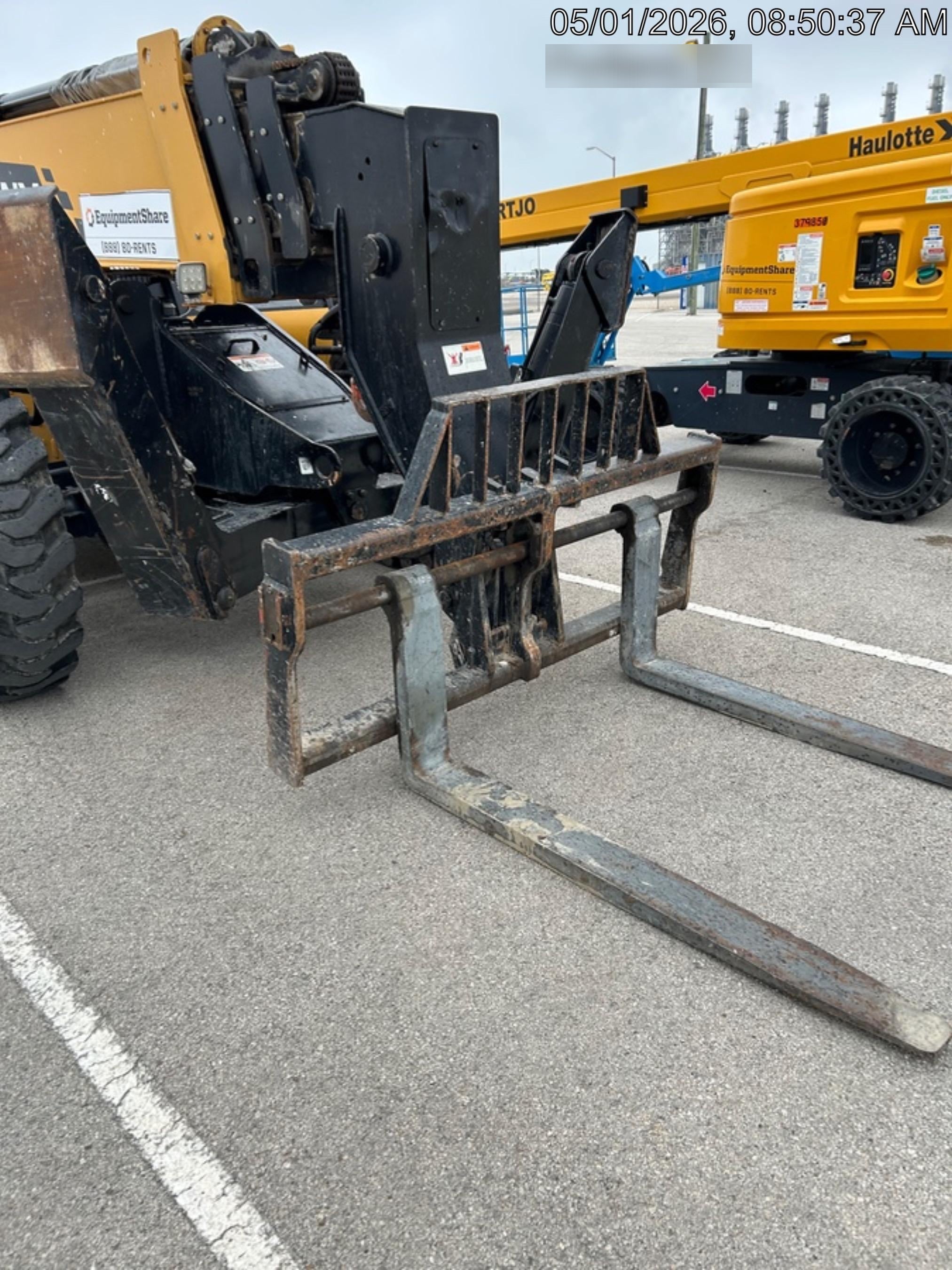 2023 SANY STH1056