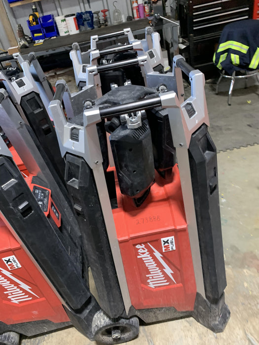 2022 MILWAUKEE MXF041-1XC