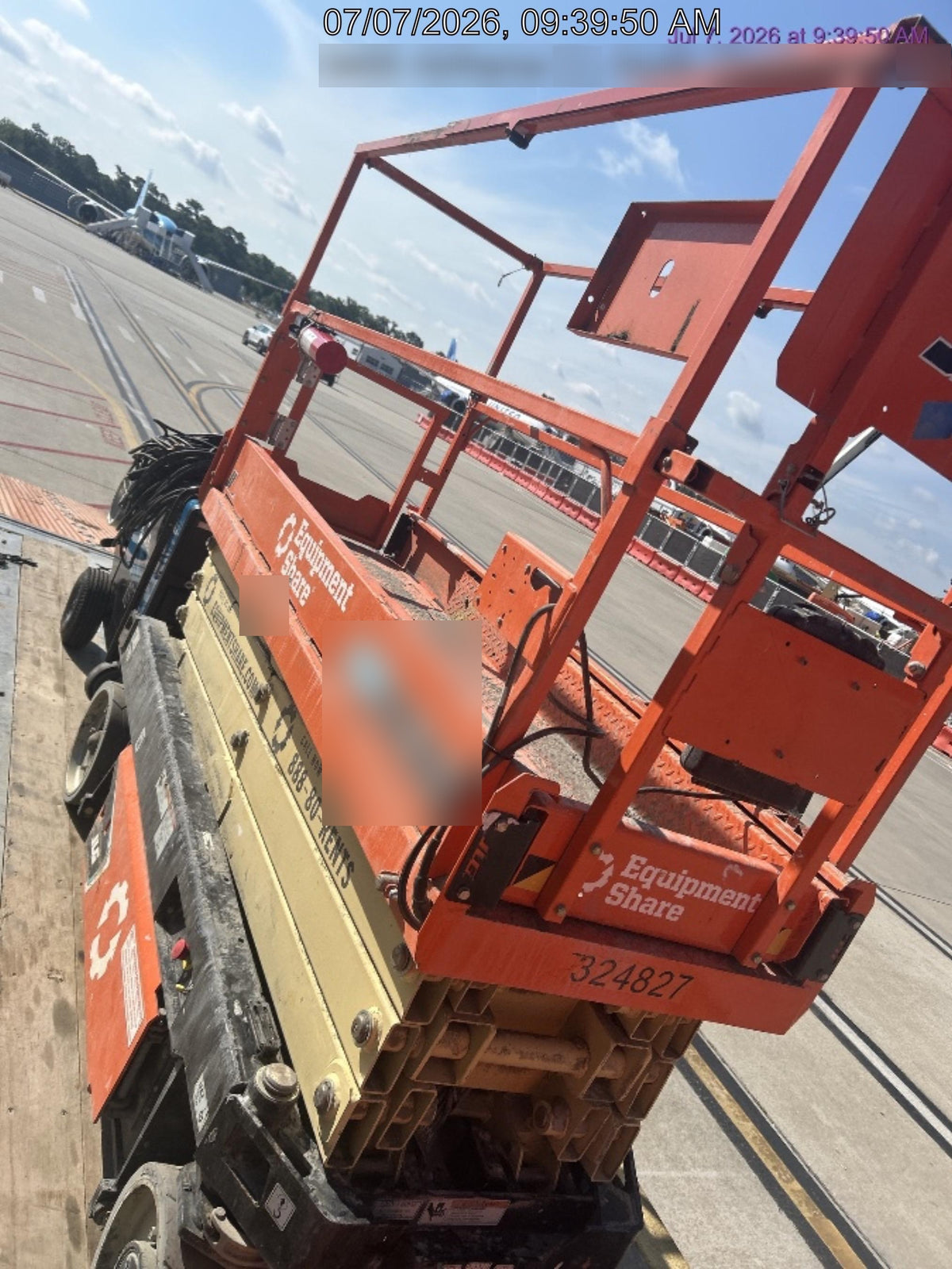 2023 JLG ES2632