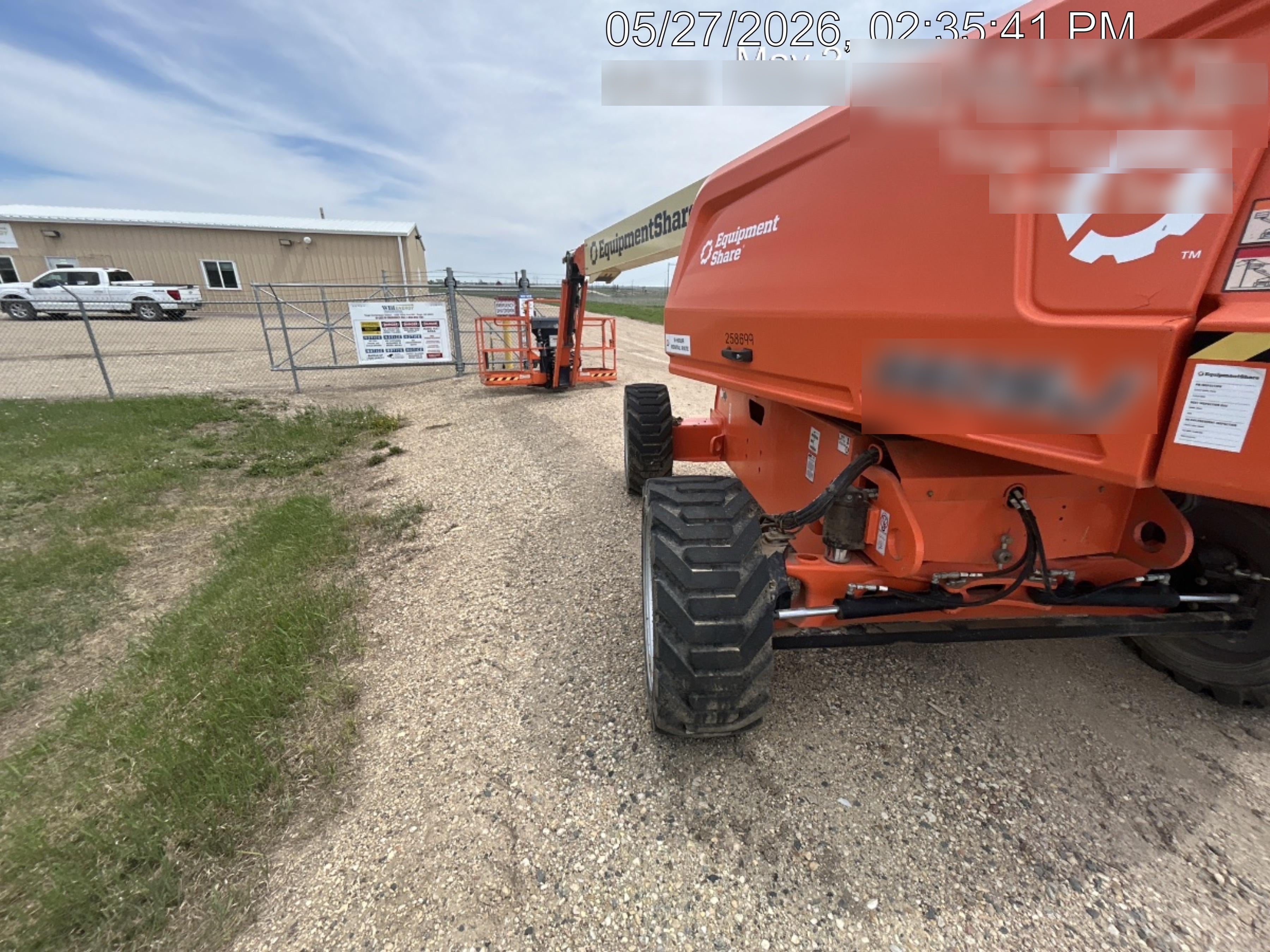 2022 JLG 660SJ