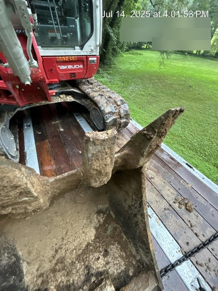 2025 TAKEUCHI 24" Bucket Takeuchi