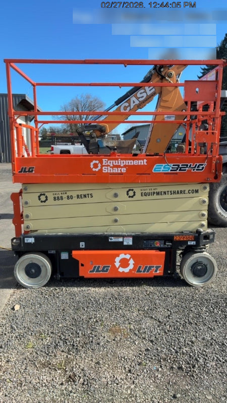 2022 JLG ES3246