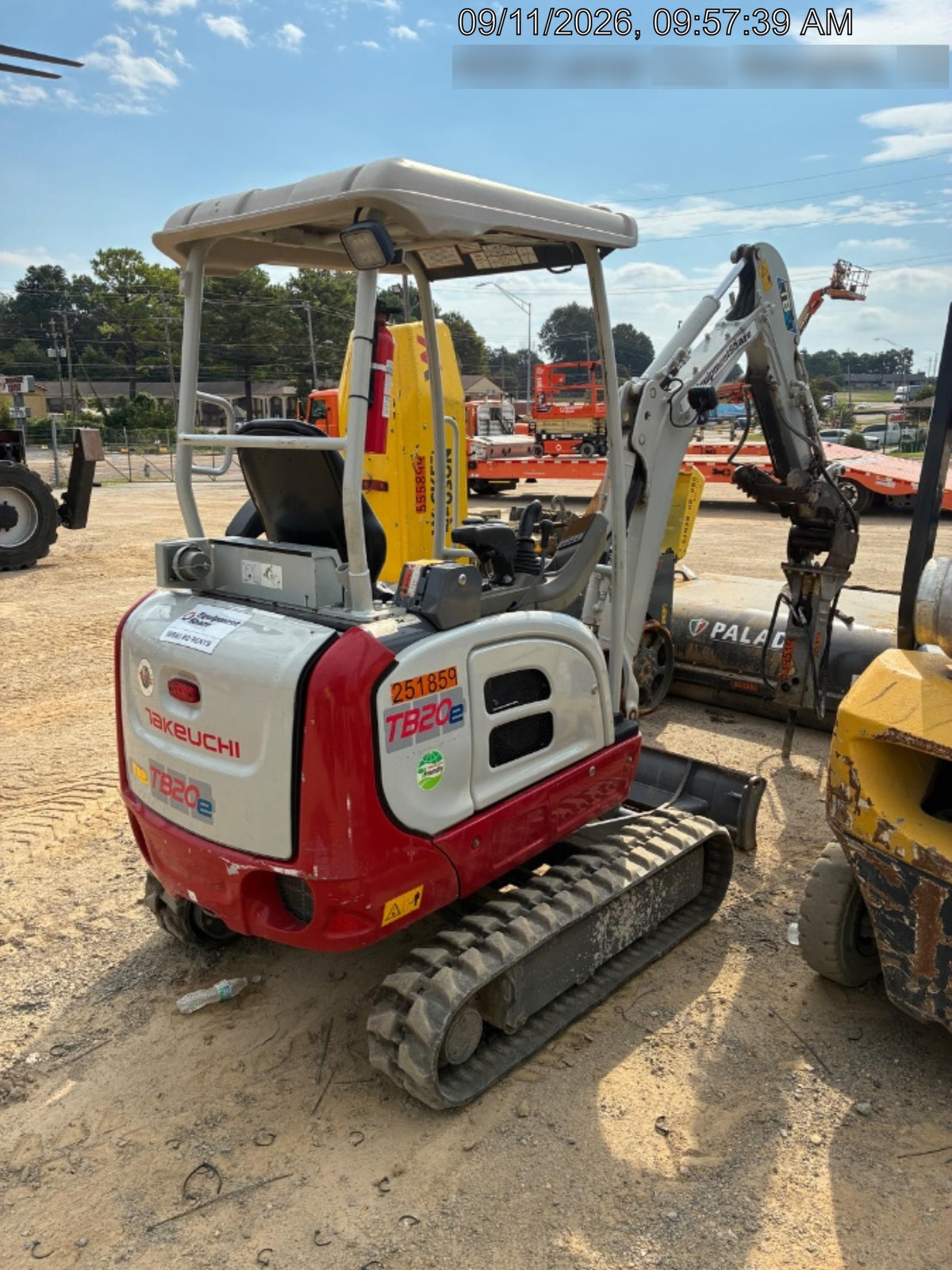 2022 TAKEUCHI TB20e