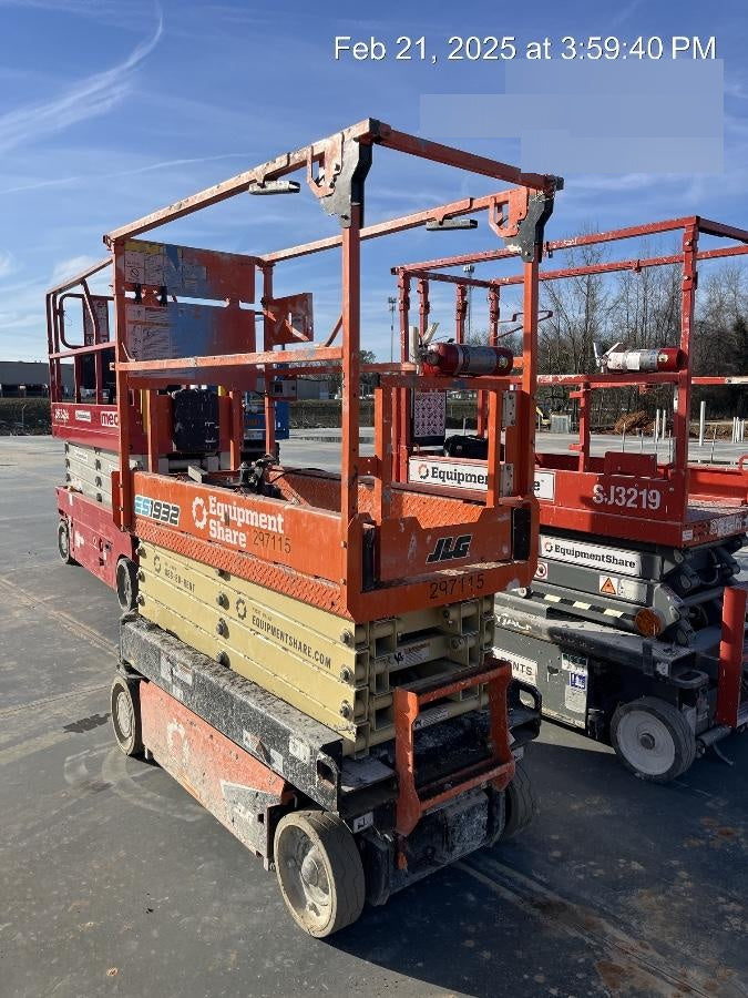 2023 JLG ES1932