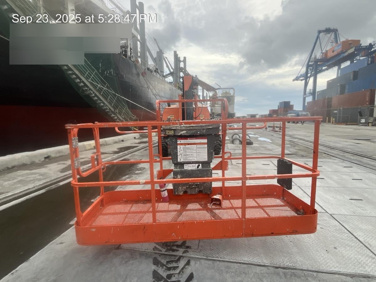 2020 JLG 800AJ