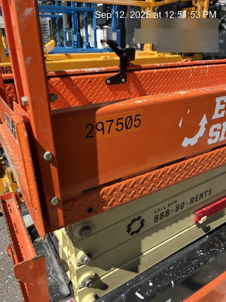 2023 JLG ES1932