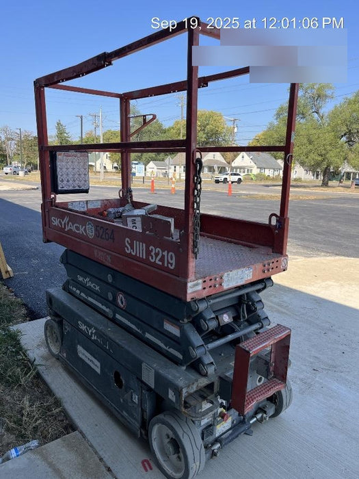 2017 Skyjack SJIII-3219 Skyjack 19' Scissor Lift