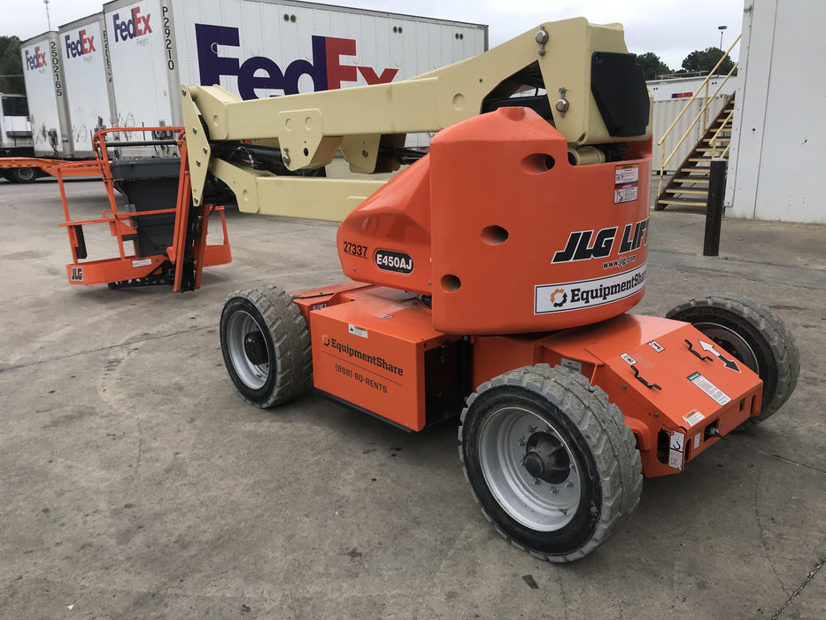 2018 JLG E450AJ