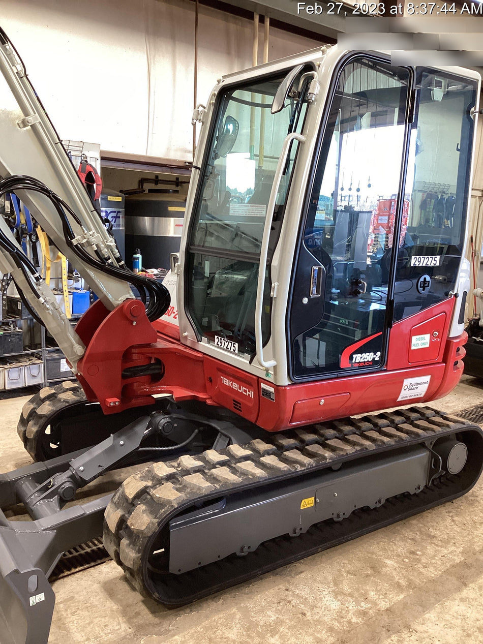 2023 TAKEUCHI TB250-2CR