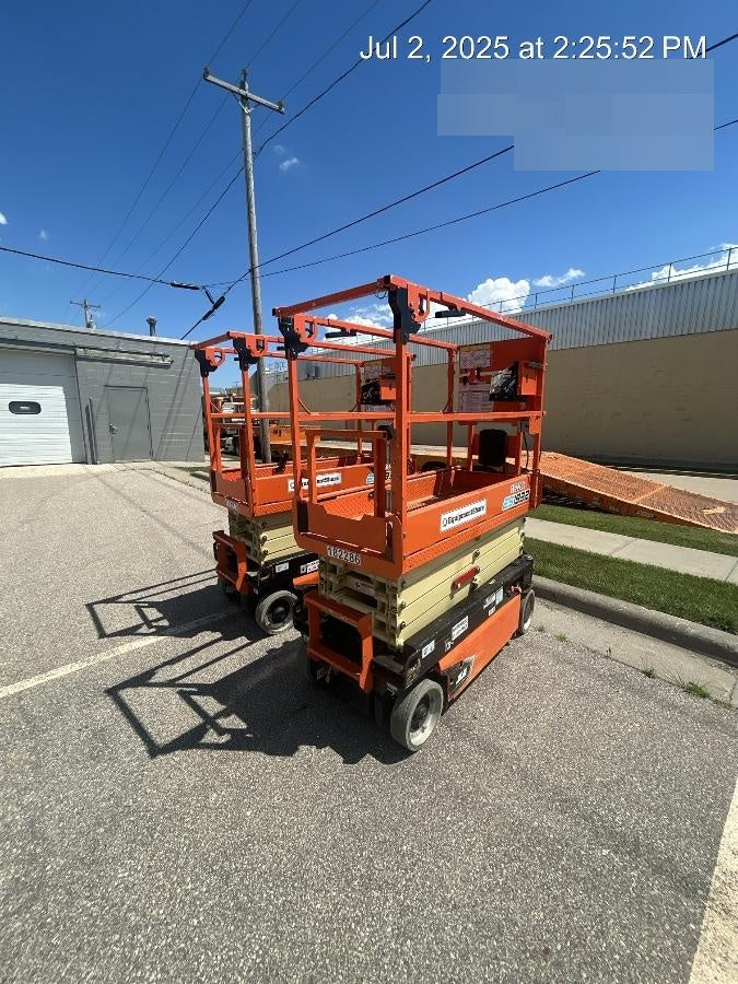 2021 JLG ES1932