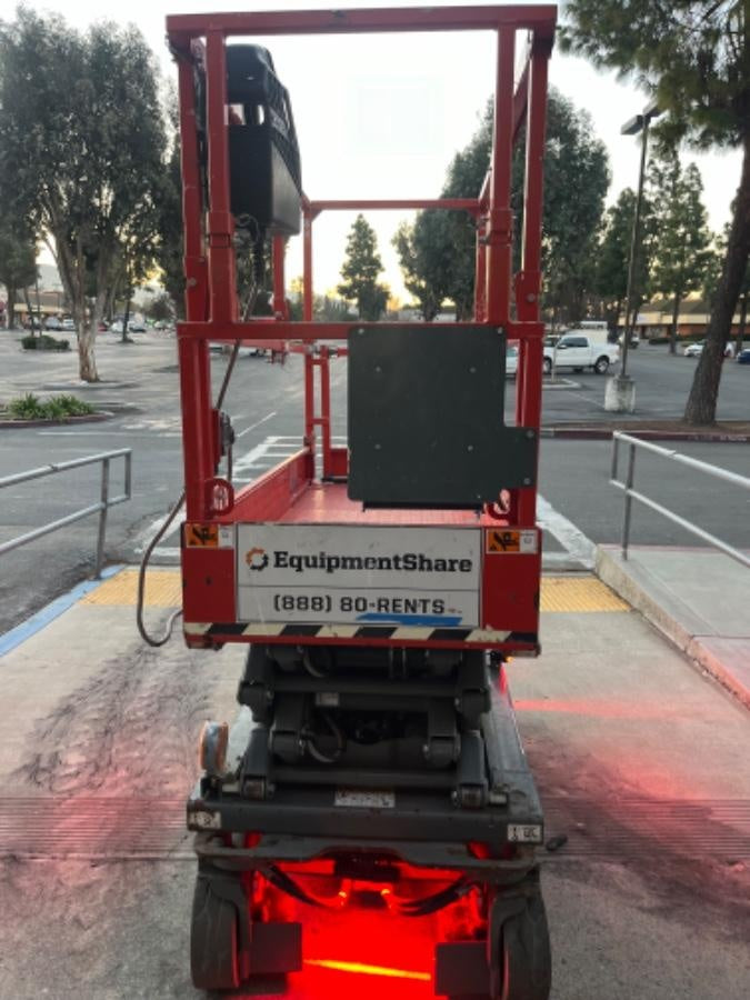 2020 Skyjack SJIII-3219 Solid NM Tires, Half height spring hinged entry gate, Dual Beacons, 800W Inverter