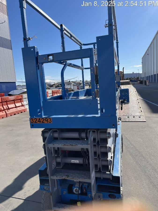 2023 GENIE GS-2632