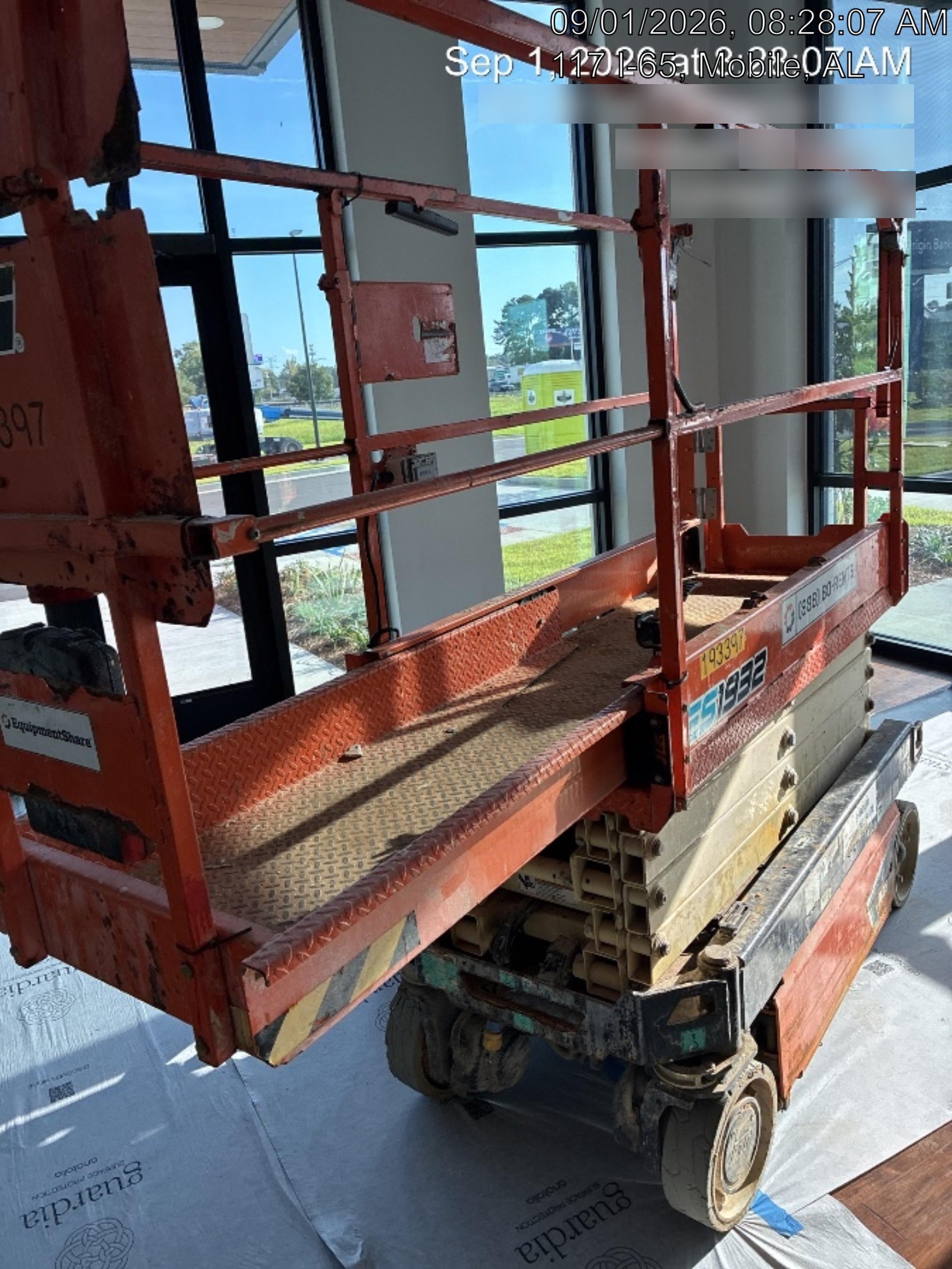 2021 JLG ES1932