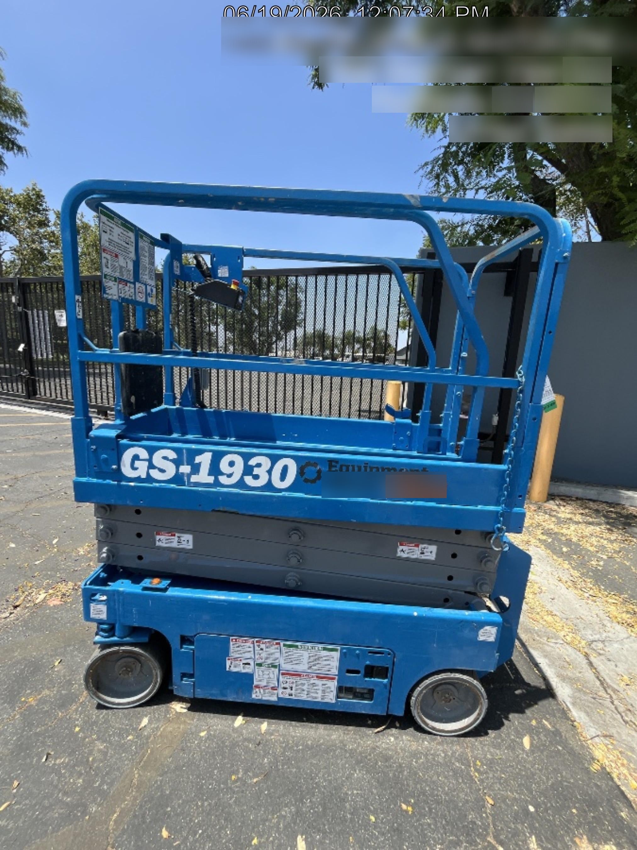 2019 Genie GS-1930 Fixed rails with chain Entry