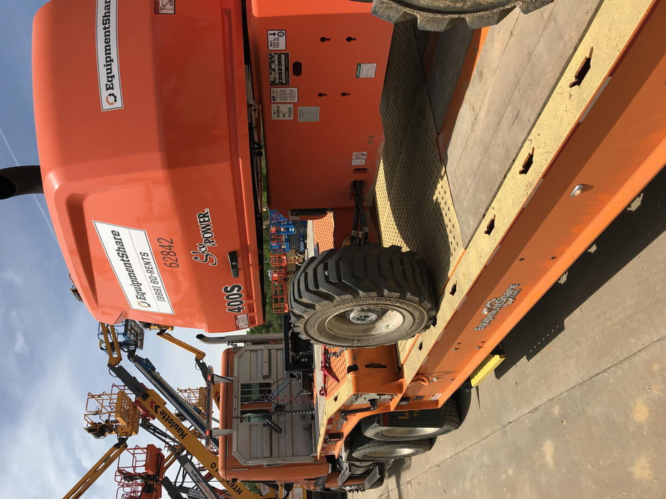 2020 JLG 400S
