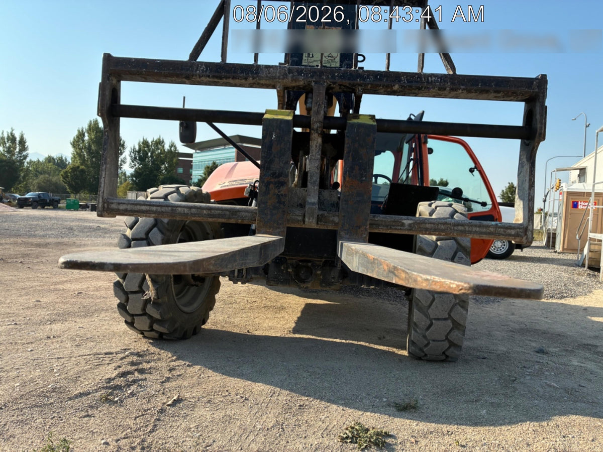 2017 JLG 742