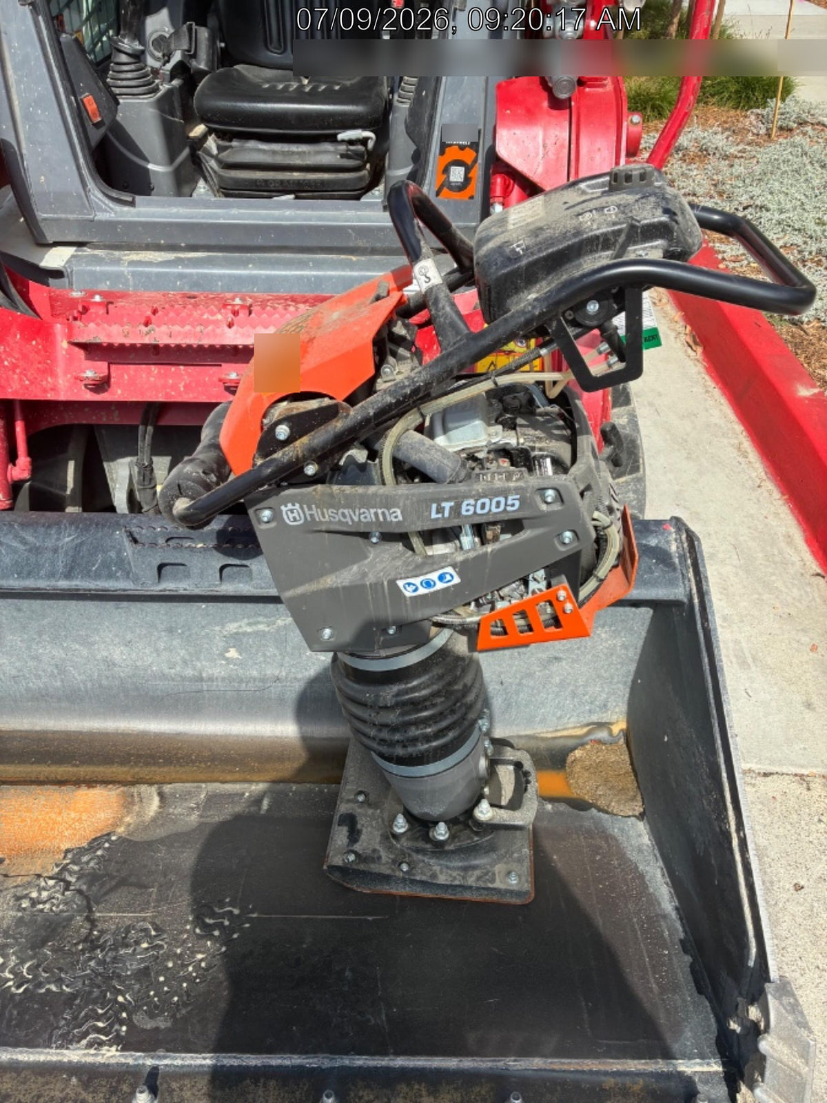 2025 HUSQVARNA LT6005