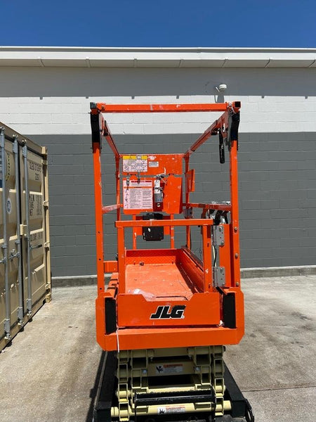 2024 JLG ES1932
