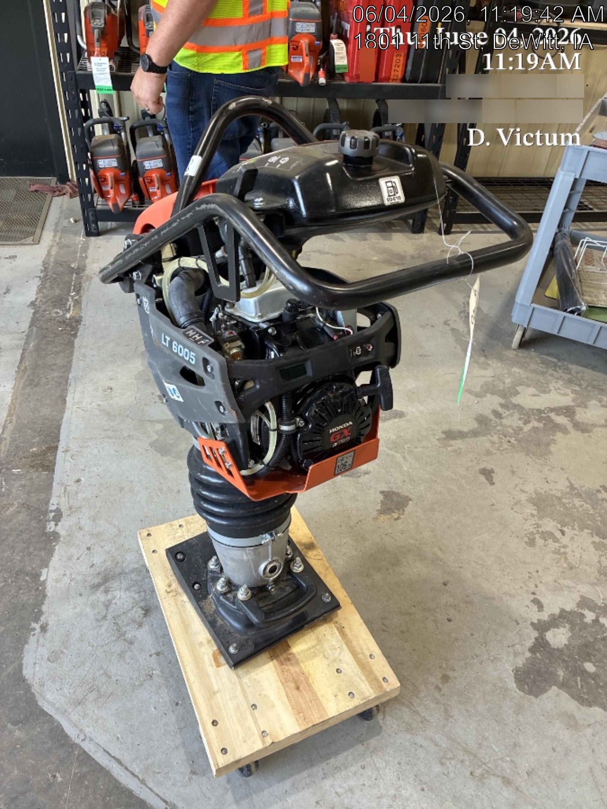 2025 HUSQVARNA LT6005