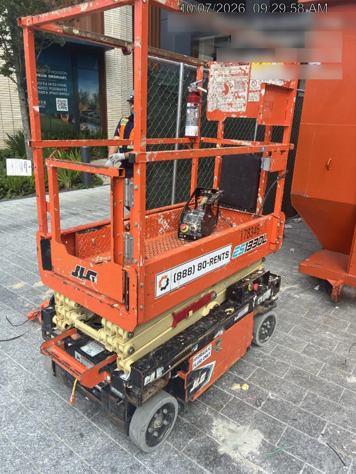 2021 JLG ES1330L