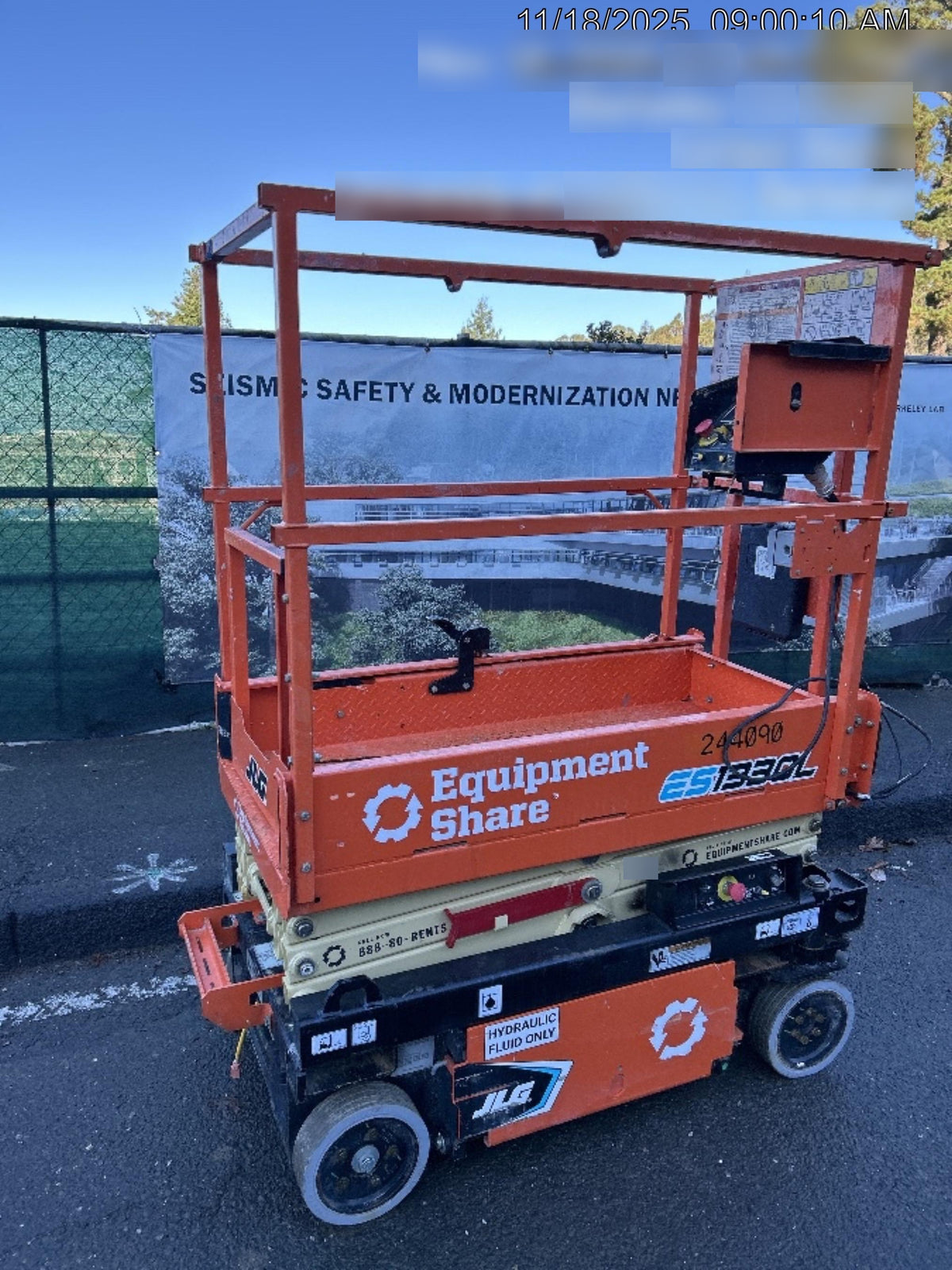 2022 JLG ES1330L