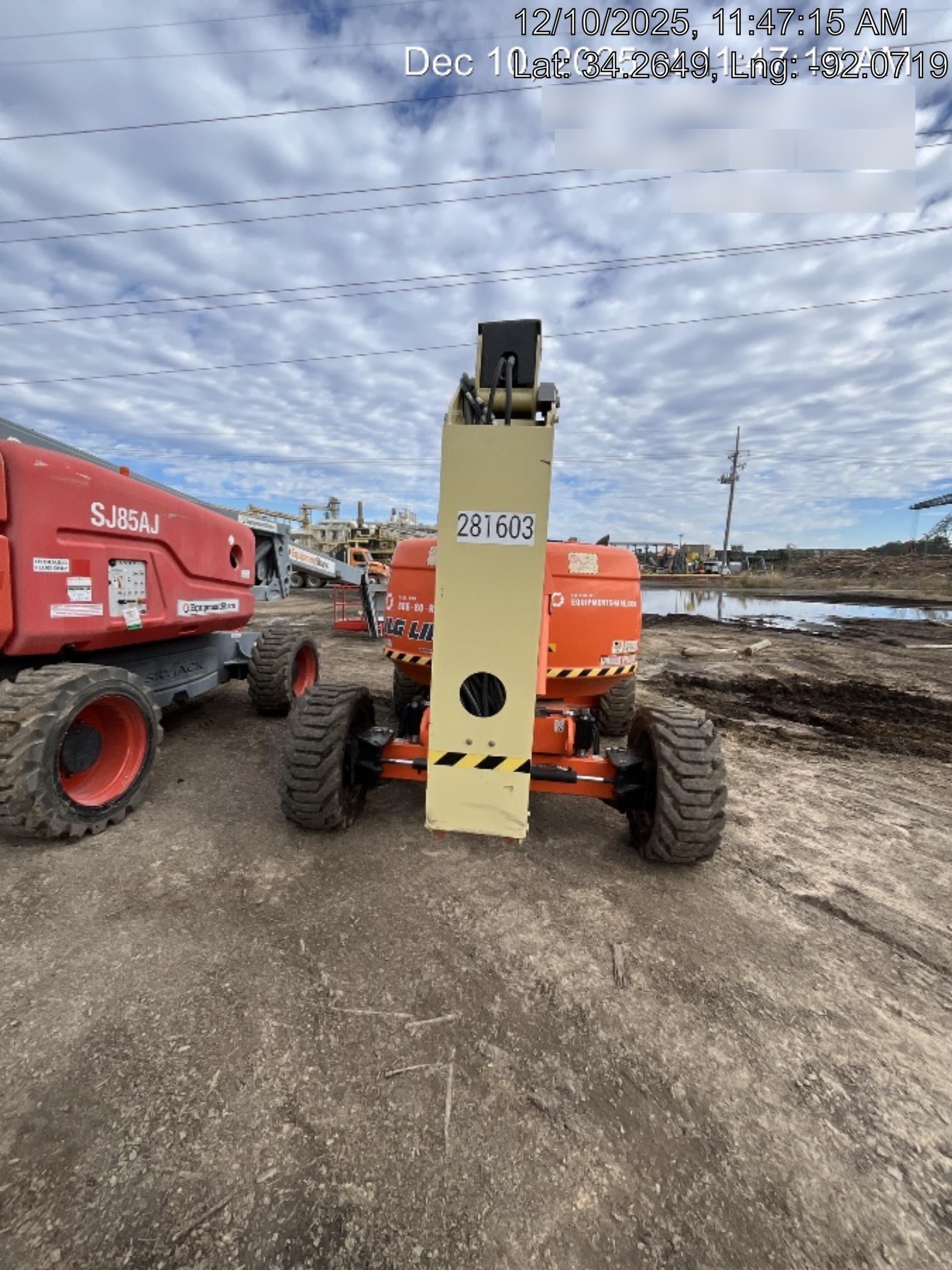 2022 JLG 600AJ