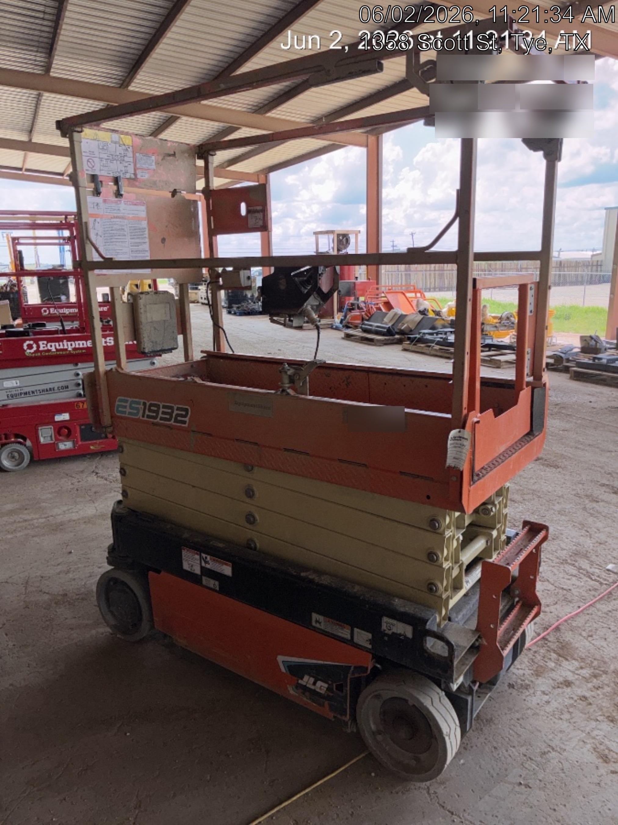 2021 JLG ES1932