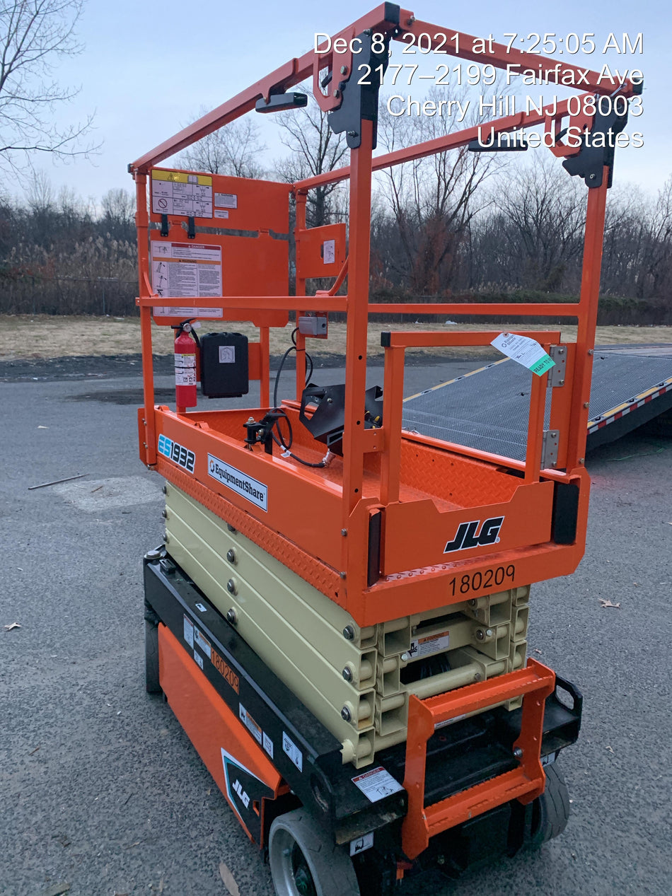2021 JLG ES1932