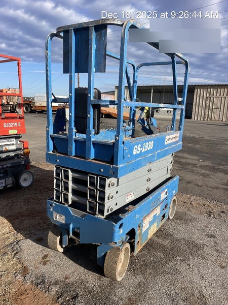 2019 Genie GS-1930 Fixed rails with chain Entry