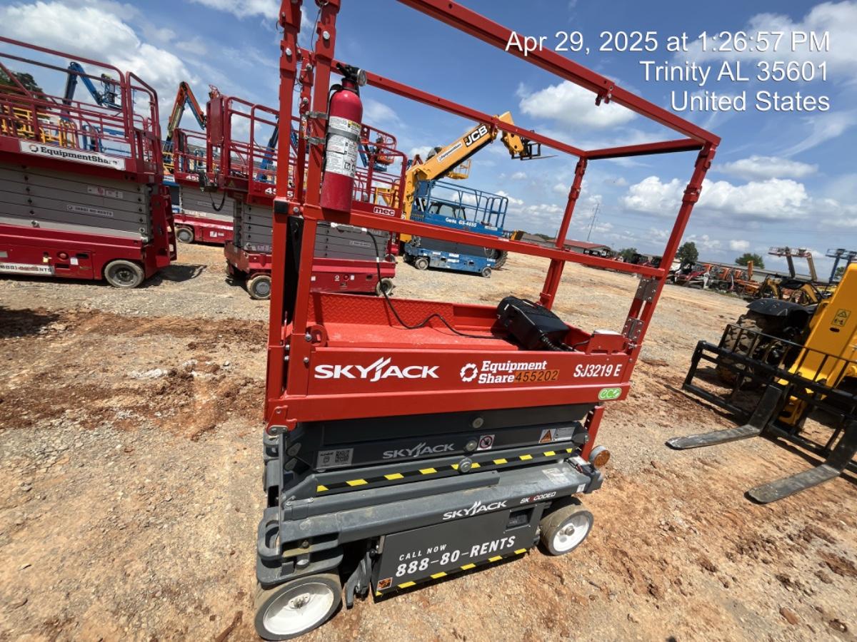 2024 Skyjack SJ3219 Electric Drive, Sld NM Tires, DBcns, RFRails, Power to Platform, T3 + Access Control
