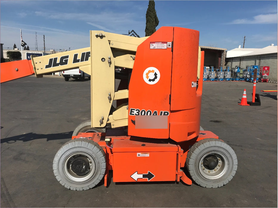 2020 JLG E300AJP