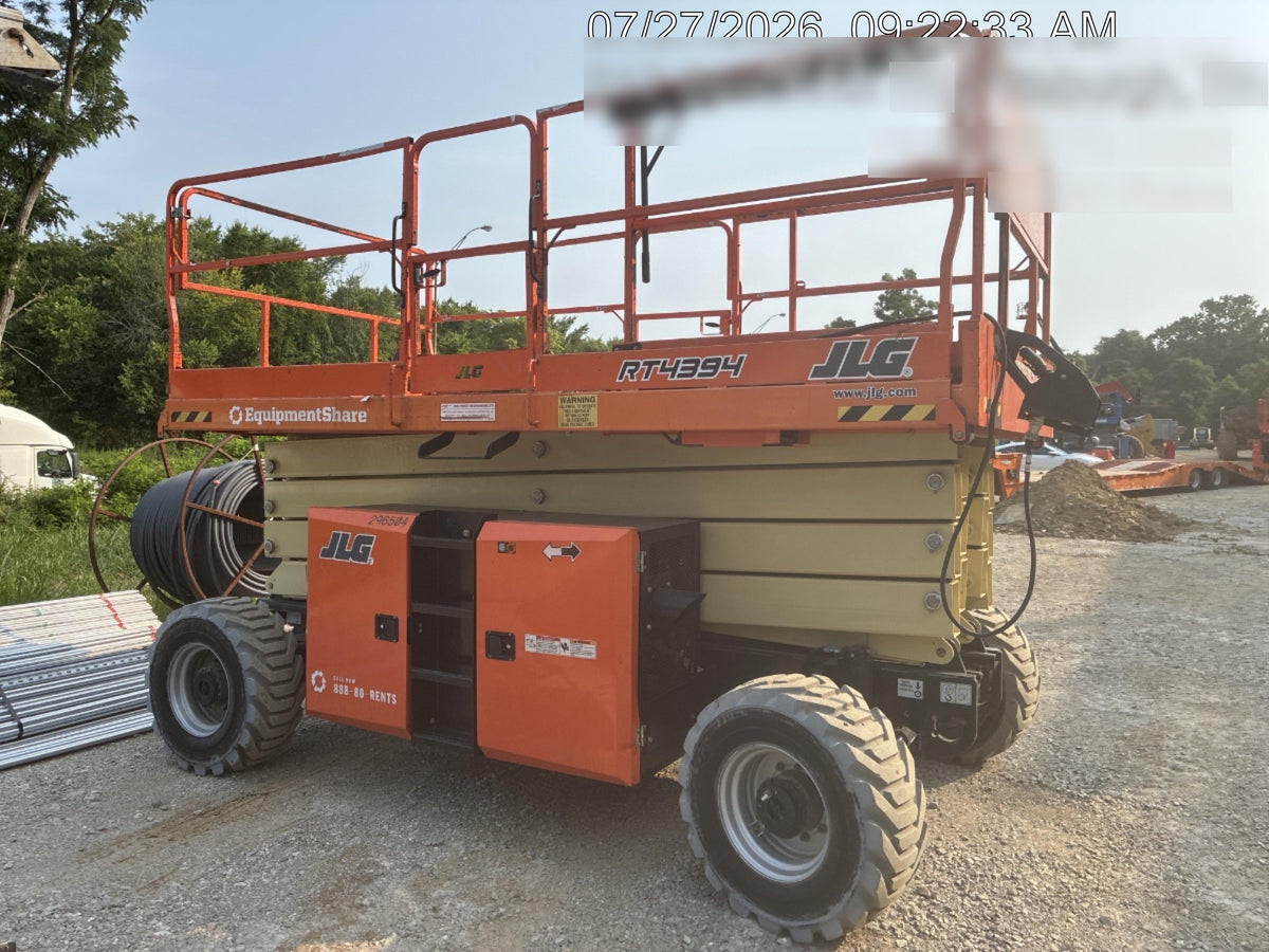 2023 JLG RT4394