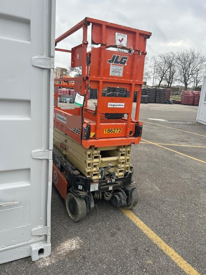 2021 JLG ES1932