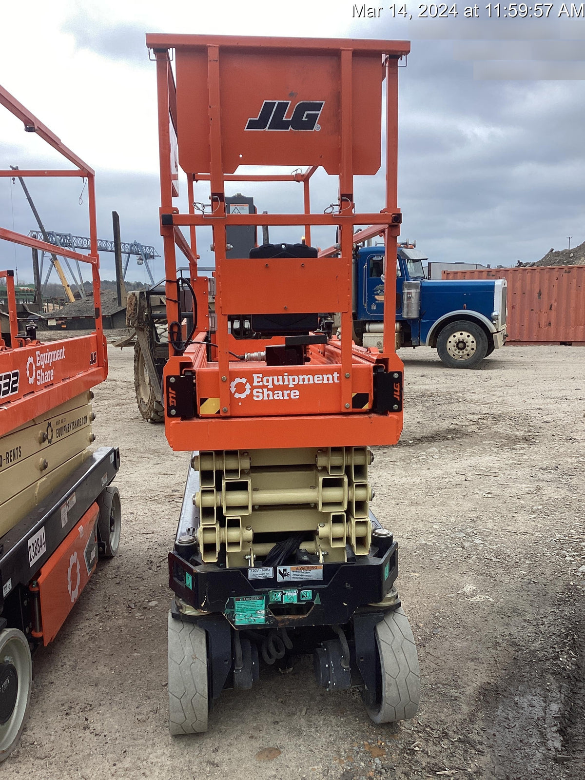 2022 JLG ES2632