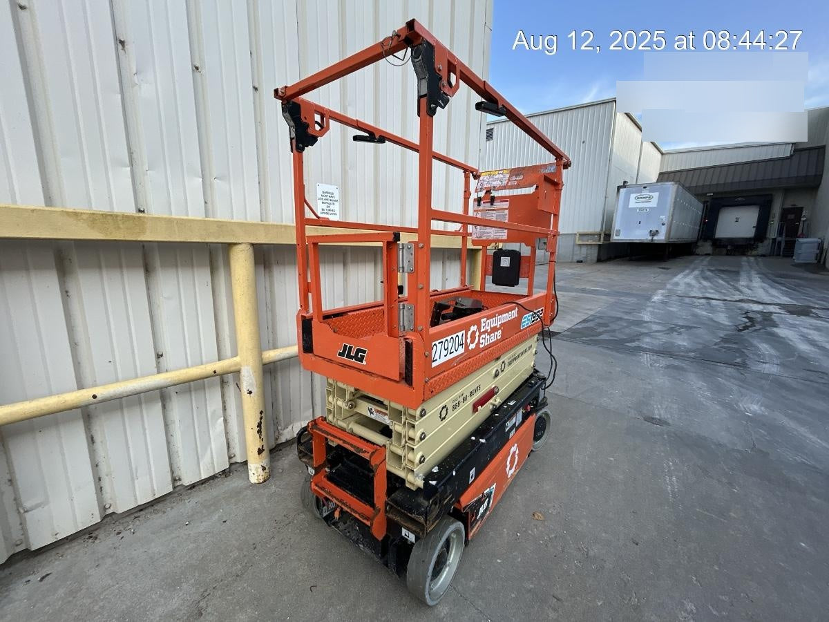 2022 JLG ES1932