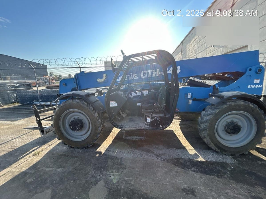 2018 Genie GTH-844 Genie GTH-844 w/Open ROPS, FF Tires, beacon/work lights, 60" carriage/forks