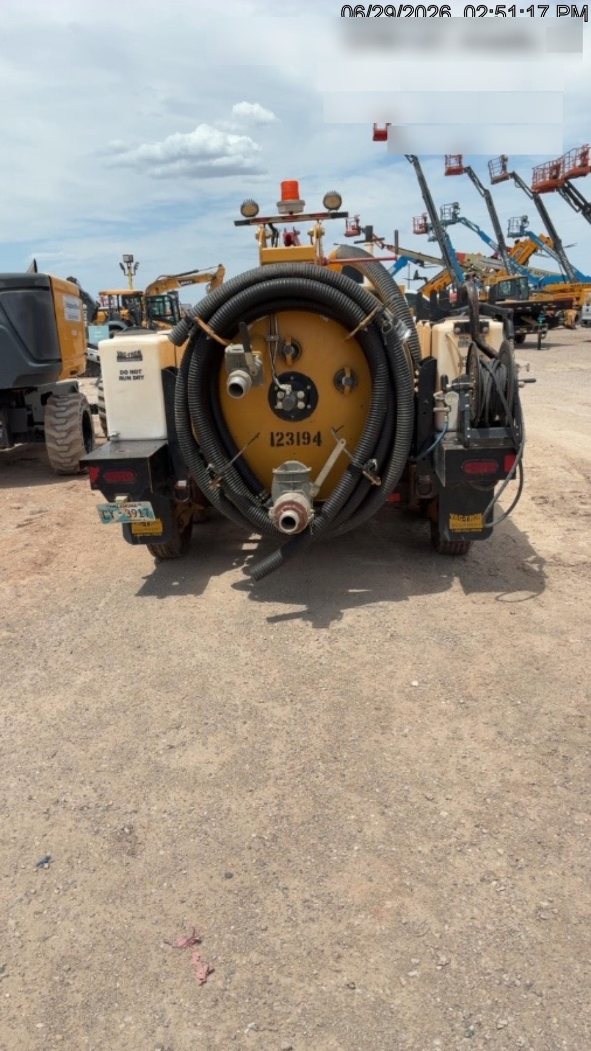 2021 VAC-TRON LP573XDT