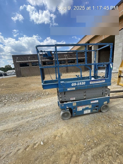 2020 Genie GS-1930 Solid Non Marking Tires, Beacon, Folding rails with half height swing gate