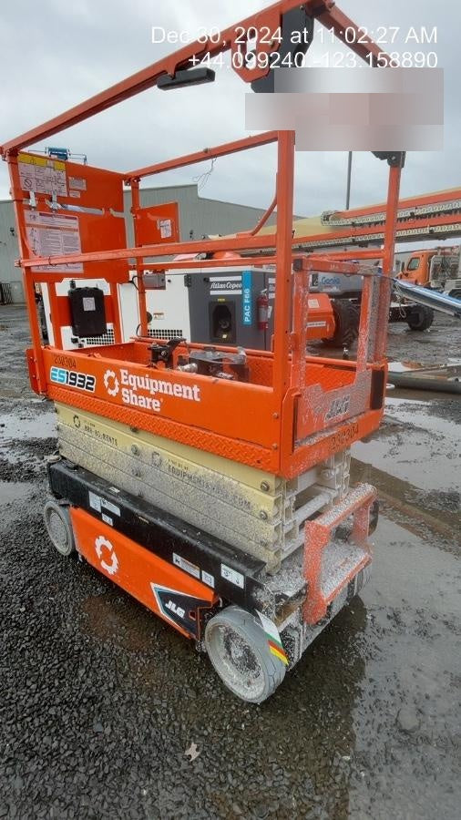 2022 JLG ES1932