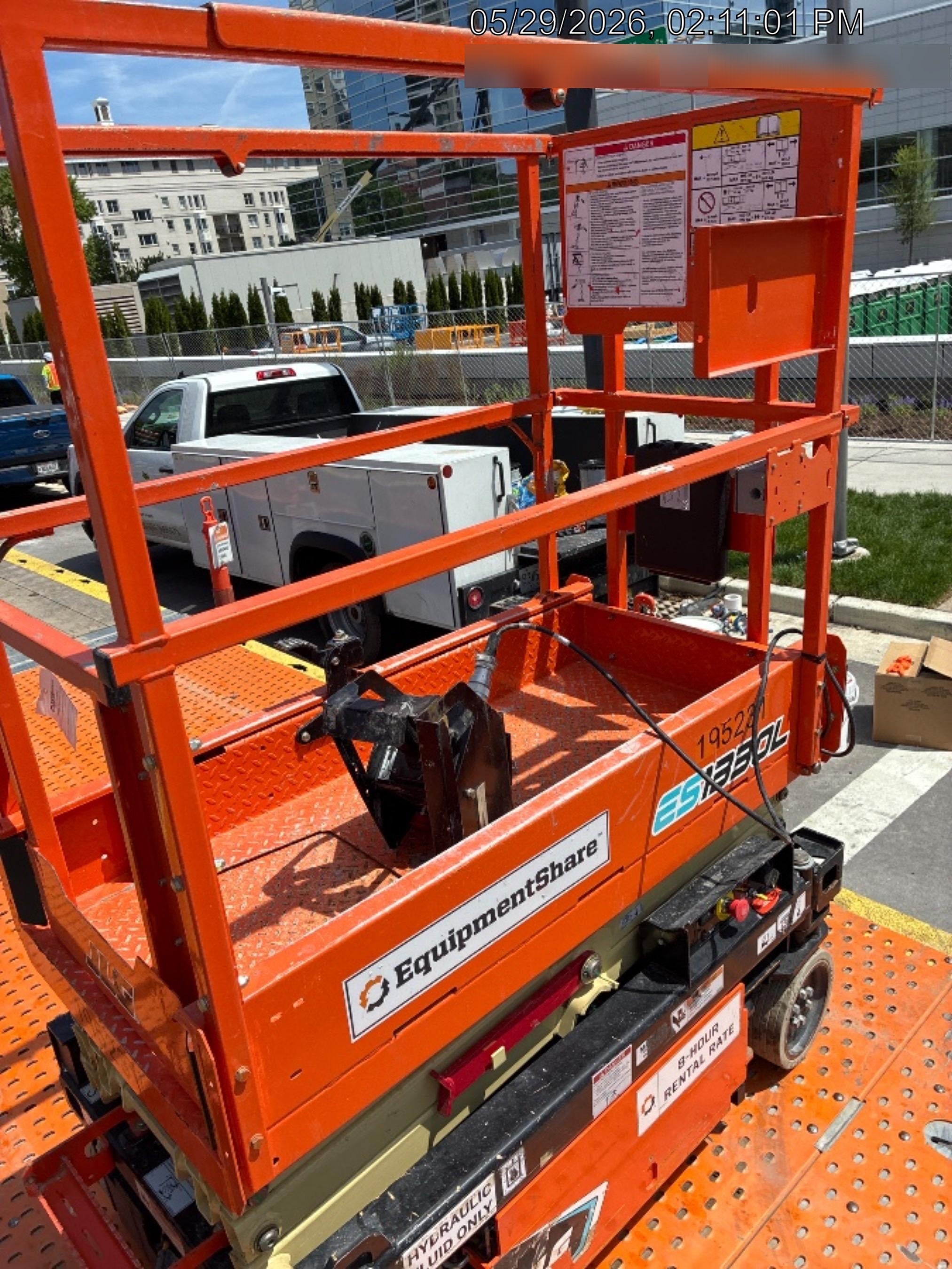 2021 JLG ES1330L